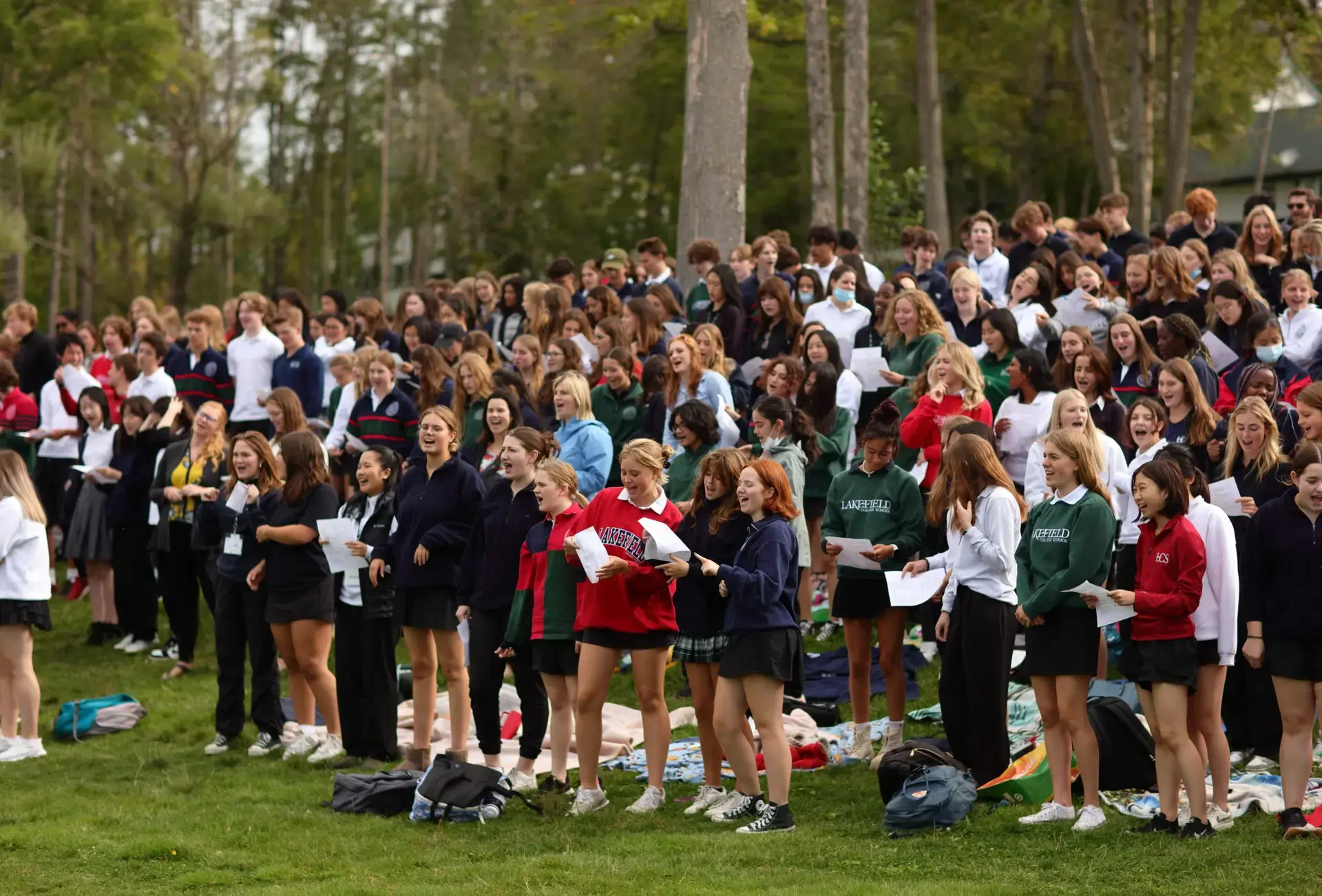 Large group of students at beginning of trip
