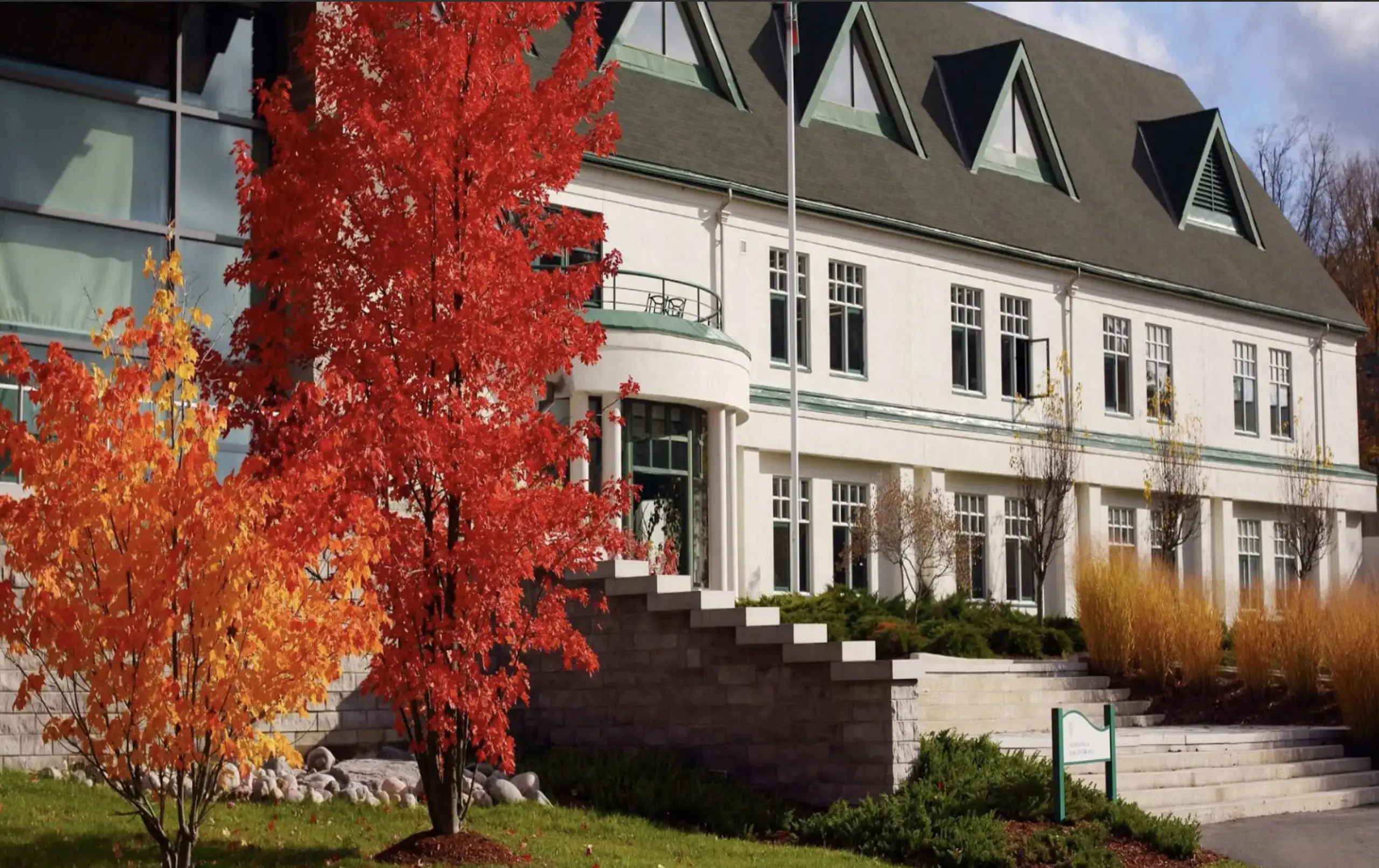 A white Lakefield building